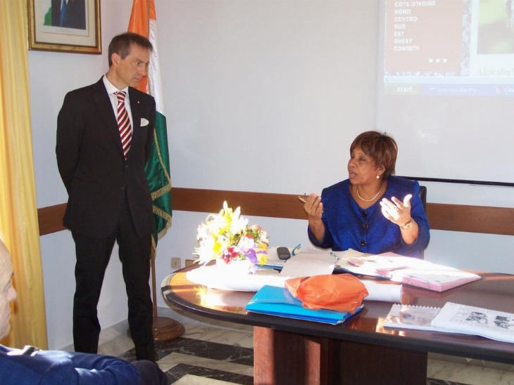 Vie des ambassades : SE Mme Tagliante-Saracino préside un atelier de travail avec les Consuls honoraires de Côte d’Ivoire en Italie
